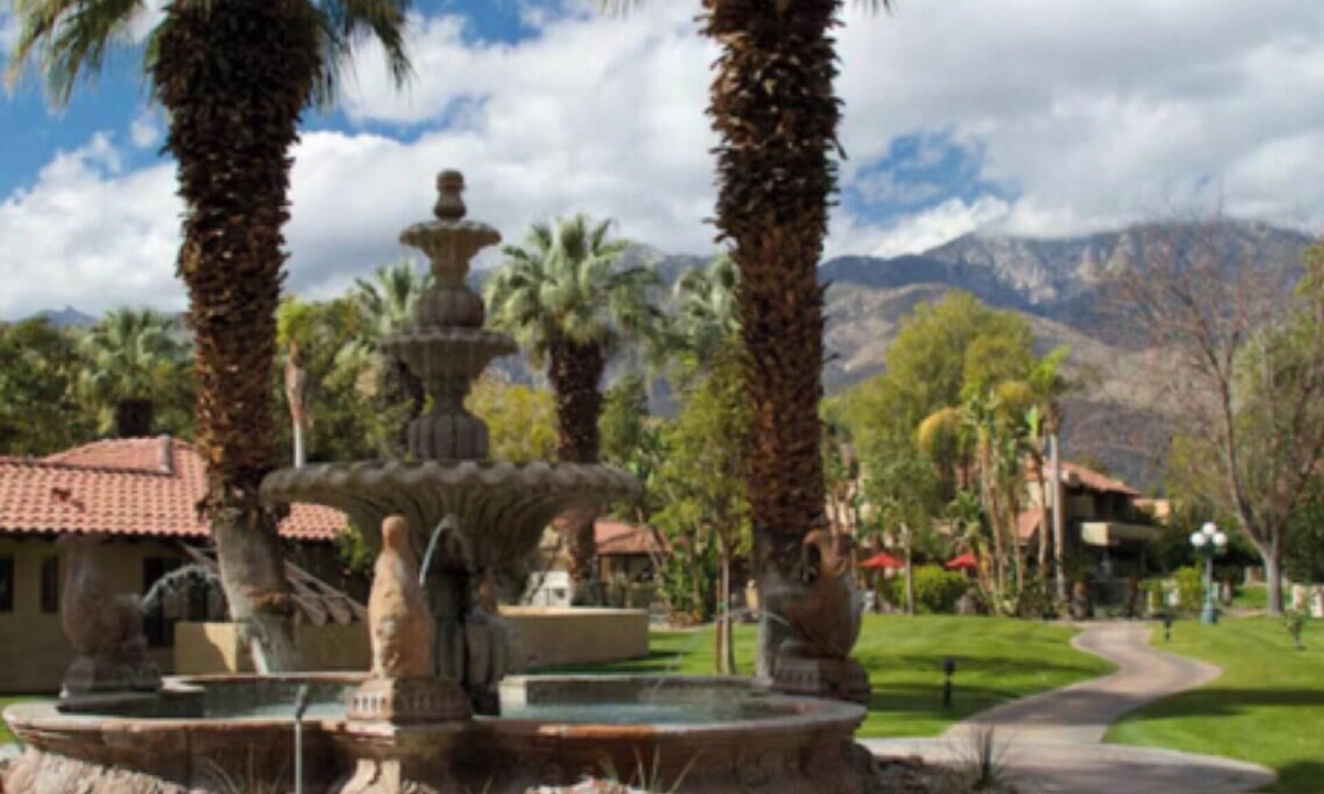 Canyon Sands Villa | 2-bedroom villa in perfect Palm Springs with AC and fitness room