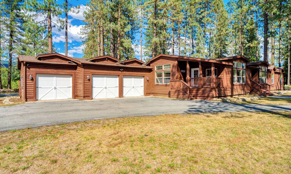 Sloat House | 200 Acres, River Access: 'Feather House' in NorCal