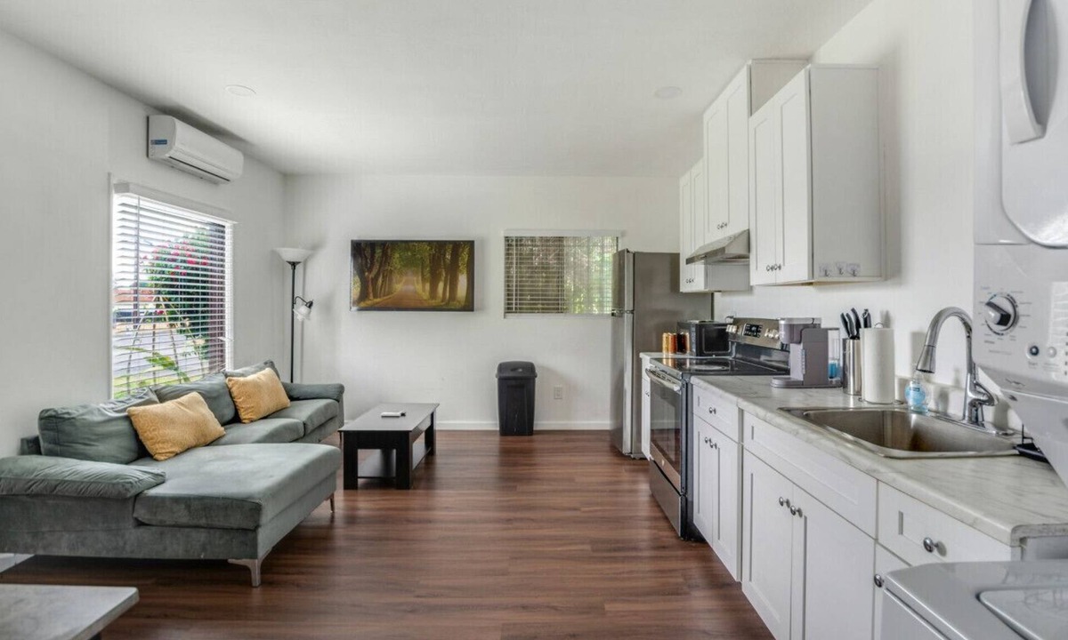 San Bernardino Apartment | 2BDRM ADU | 4min2Hospital | Close To Freeway