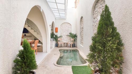 North Legian Villa | 2BR villa central Seminyak, walking distance to Cafes and Restaurant