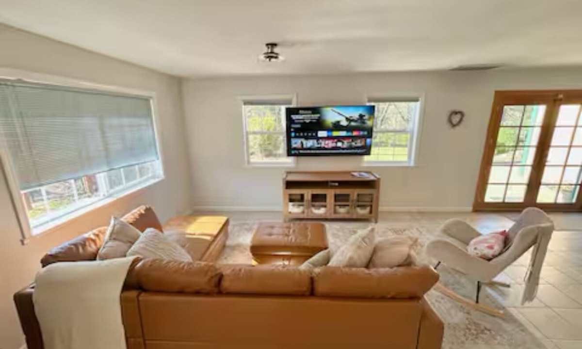 Cedar Ridge House | 3-BD 2 BA house in terrific Grass Valley with Pool and Hottub