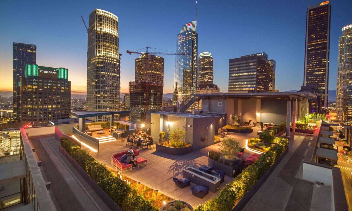 Downtown Los Angeles Apartment | 3 Bedroom Lux Skyline Penthouse DTLA High-Rise Apartment