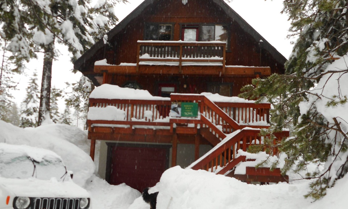 Pla-Vada Woodlands Cabin | 3 BR+loft, fam. rm., 2 bth, lg deck, close to major ski areas, trails, history.