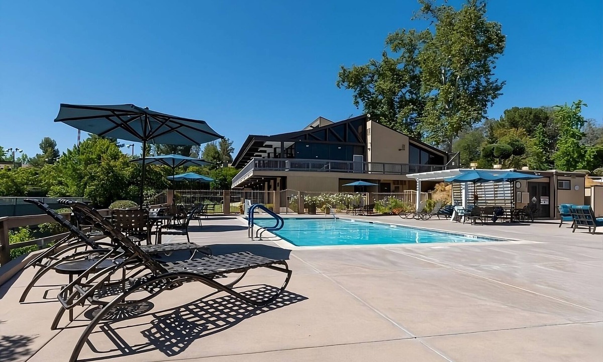 San Diego Country Estates Hotel | 3 Units | 2BR w/Full Kitchen | Balcony | Free Parking | Outdoor Pool