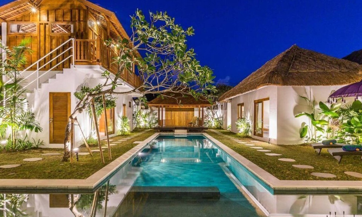 Petitenget Villa | 3 Villas connected in Seminyak center/36pax