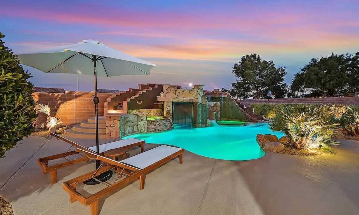 Henderson Villa | 5BR Luxury Villa Pool, Spa, RV Parking, Sleeps 12