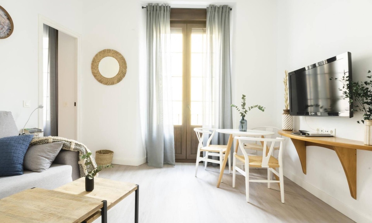 Lagunillas Apartment | 7 Condes 2 2-bedroom apartment by Málaga Planners