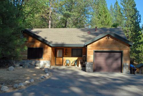North Wawona Ski Chalet | 9N Fox Hollow