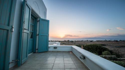 Naxos House | Alma Libre Villas