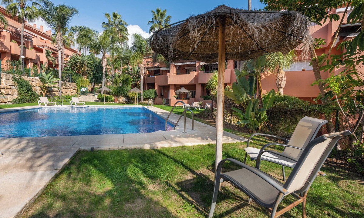 Urbanizacion Puerto de Estepona Apartment | Apartment 'La Fragata Estepona 3b 2b' with Sea View, Wi-Fi and Air Conditioning