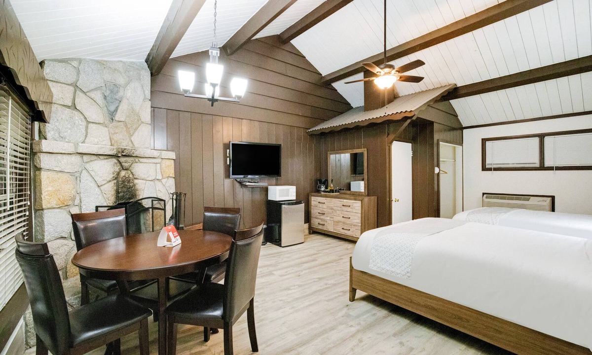 Lake Arrowhead Hotel | Arrowhead Tree Top Lodge