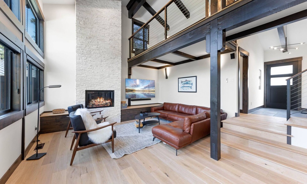 Olympic Valley House | Aspen Heights at Alpine - Luxury 3BR Cabin, Private Hot Tub, Free ski shuttle