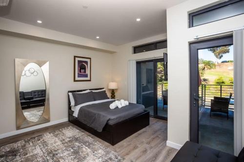 Bankers Hill Hotel | Awesome Balboa Park View with Huge Balcony in SD