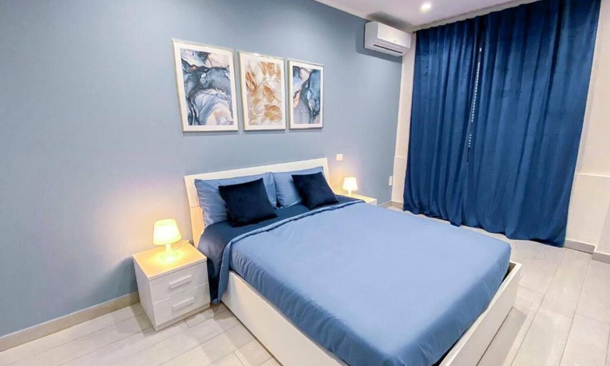 Torre del Greco Bed & Breakfast | B&B VMhome - King Deluxe: Staying on the Slopes of Vesuvius