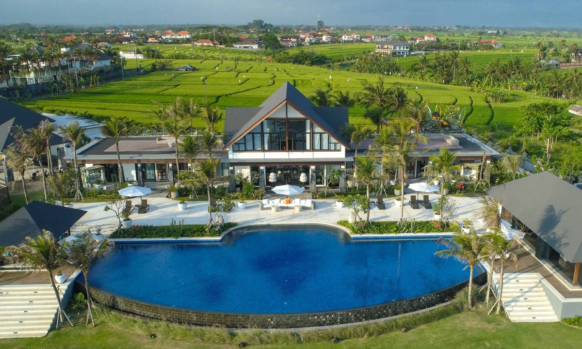Mengwi House | Beach front Luxury Villa in Cemagi Beach