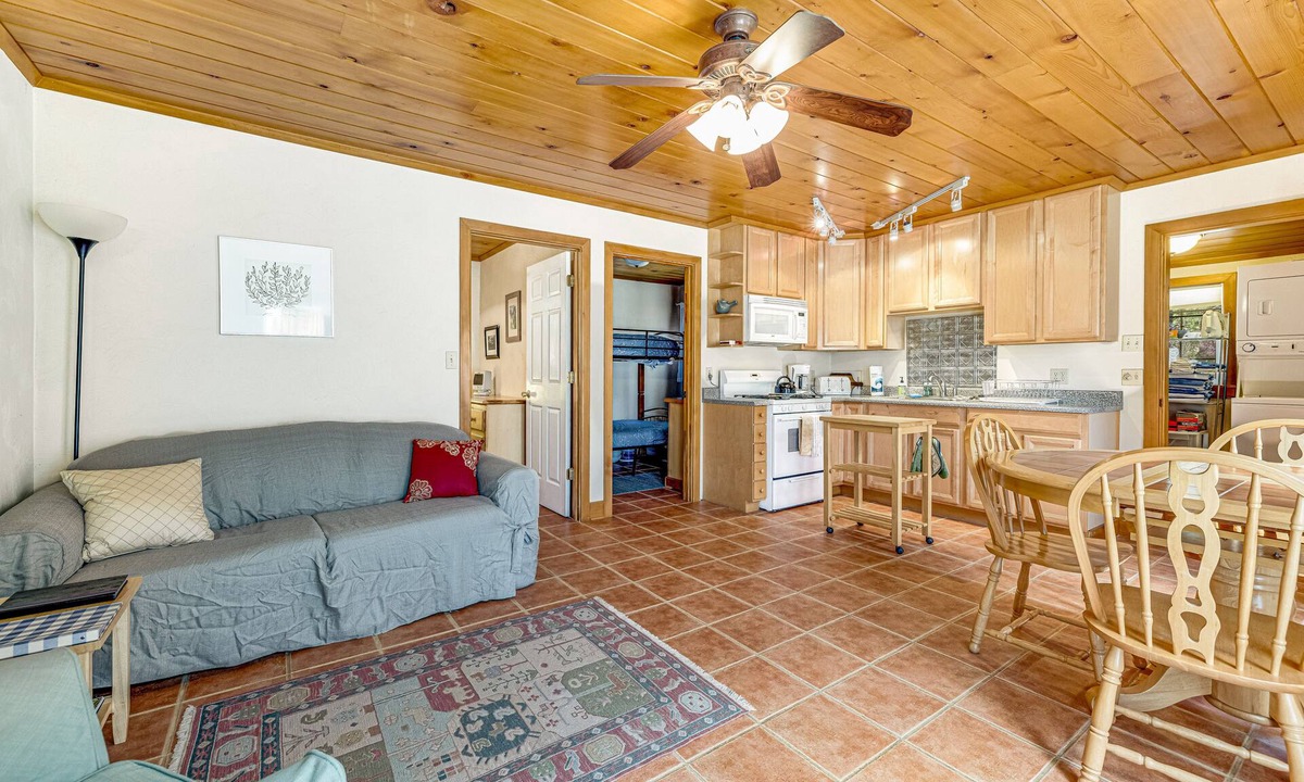 Harden Flat Cottage | Beautiful house close to Yosemite with nature views & W/D - tranquil location