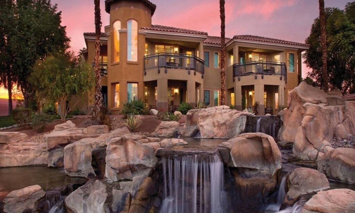 Palm Desert Villa | Beautiful large one bedroom suite, sleeps four with all the amenities of home.