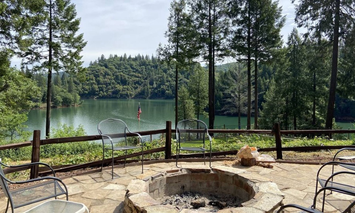 Cedar Ridge Apartment | Beautiful Rollins Lake Inn - Studio Cabin #2