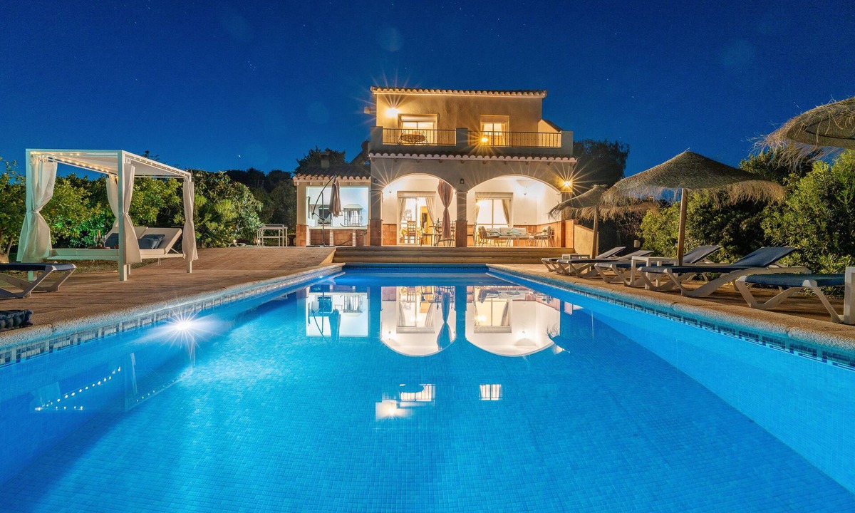 Cutar Villa | Beautiful Villa Botin, 9 Pers, Heated pool, Wifi, BBQ,Petfriendly, magnific view