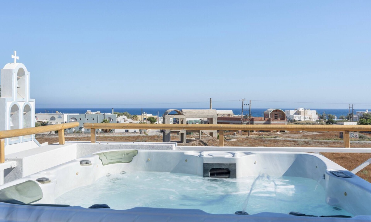 Agios Georgios Bed & Breakfast | Bed and Breakfast 'Honeymoon Suite Hot Tub'