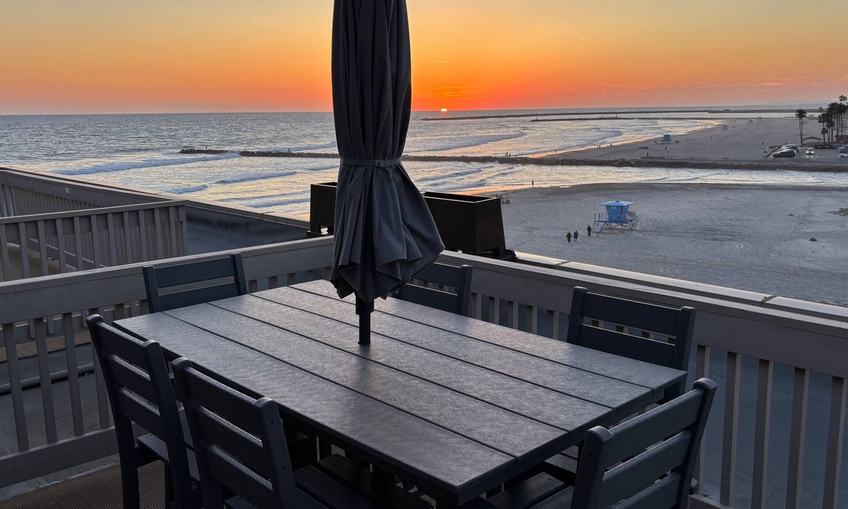 Townsite Condo | Breathtaking Ocean View Penthouse with Spacious Patio, E-305