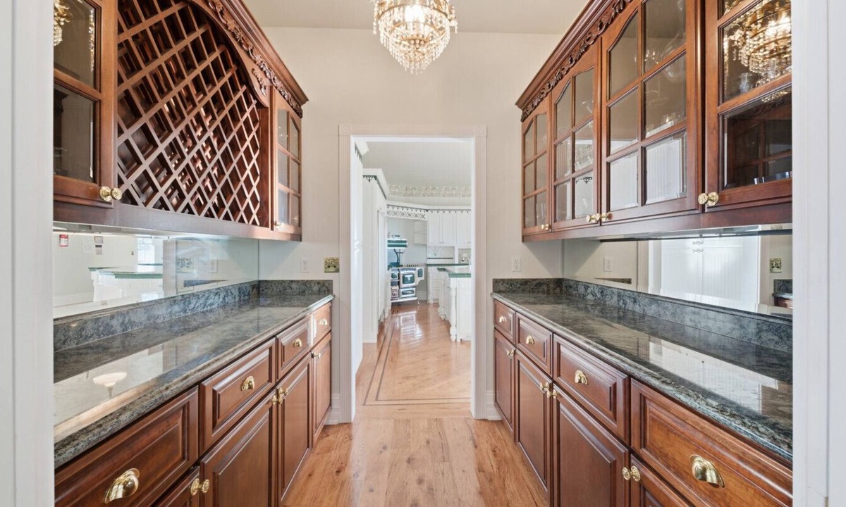 Phoenix Lake-Cedar Ridge House | Breathtaking views Luxury Mansion 2 hr from Dublin