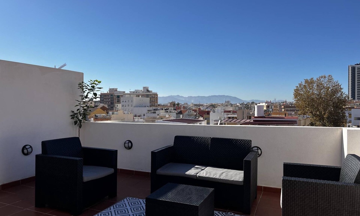 Capuchinos Apartment | Bright apartment with terrace, BBQ, parking and air conditioning in Málaga