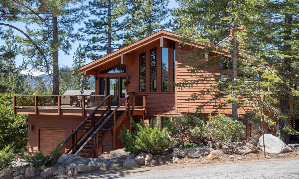 Lake Forest House | Bright lakeview home near Tahoe City, huge sunny lakeview deck