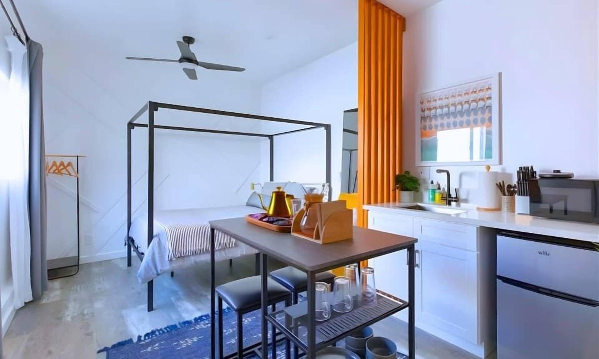 Ladera Heights Apartment | Bright Modern Stay | Near LAX & Stadiums I Patio