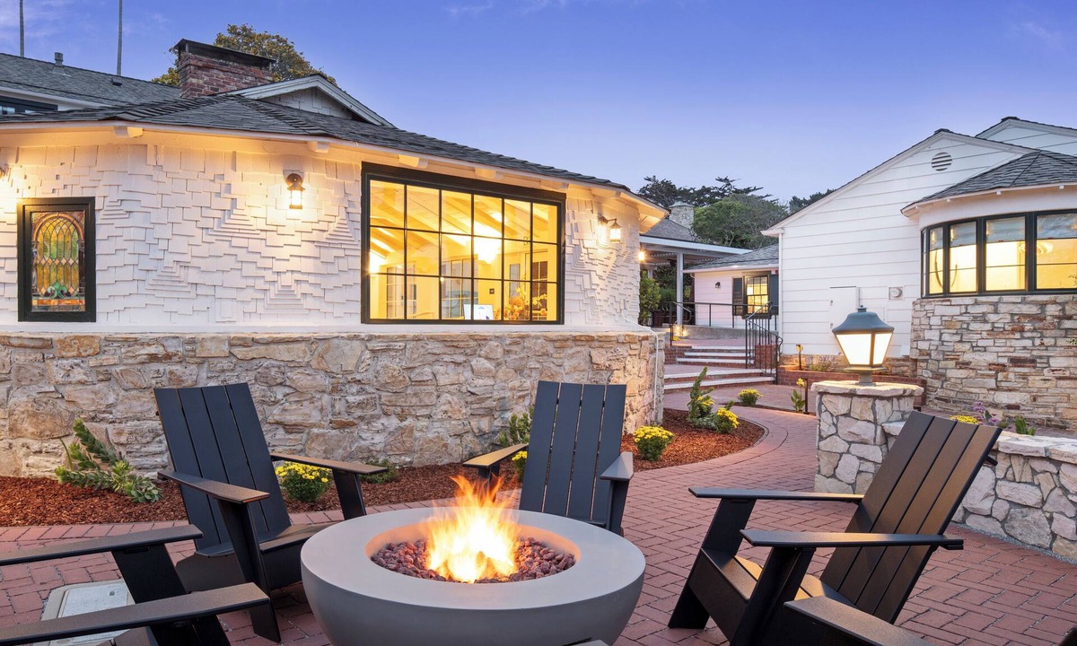 Golden Rectangle Hotel | Carmel Beach Hotel