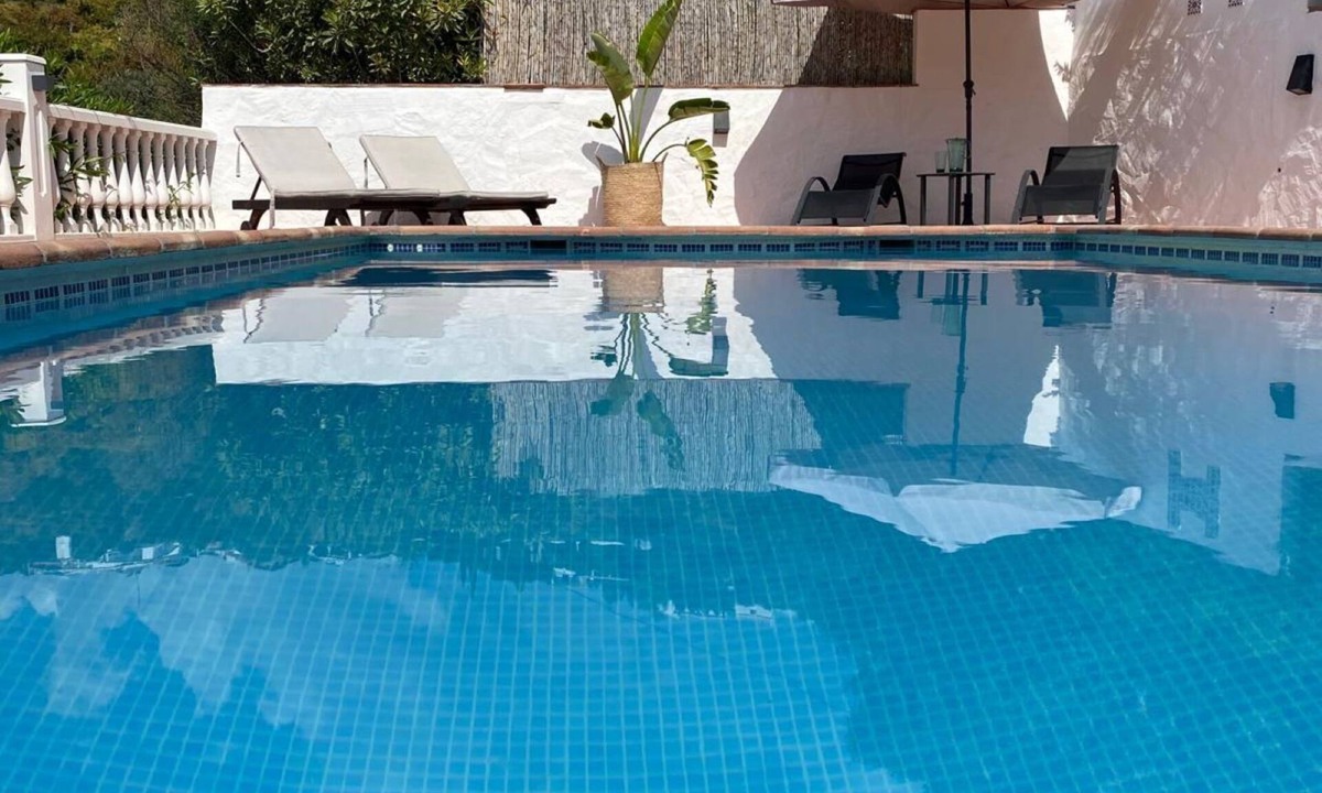 Canillas de Albaida Villa | Casa Bán Wonderful Villa with A/C 3 bedrooms 2 bathrooms. Private Pool & BBQ
