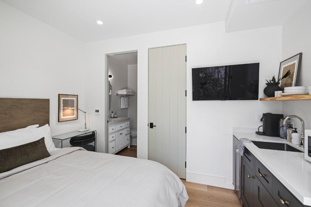 Laguna Apartment | Casa Jardin - Boutique Suites in Downtown Santa Barbara