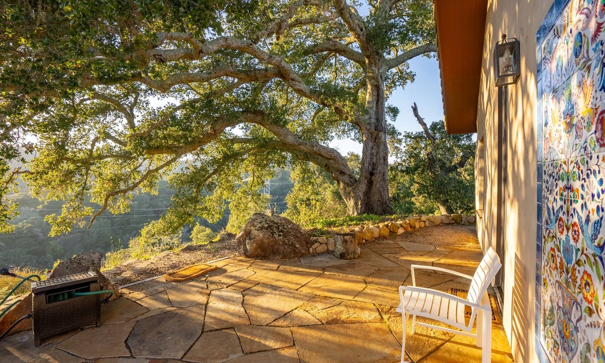 Atascadero Villa | Casa Kaleidoscope – Eco-Luxury Hilltop Retreat
