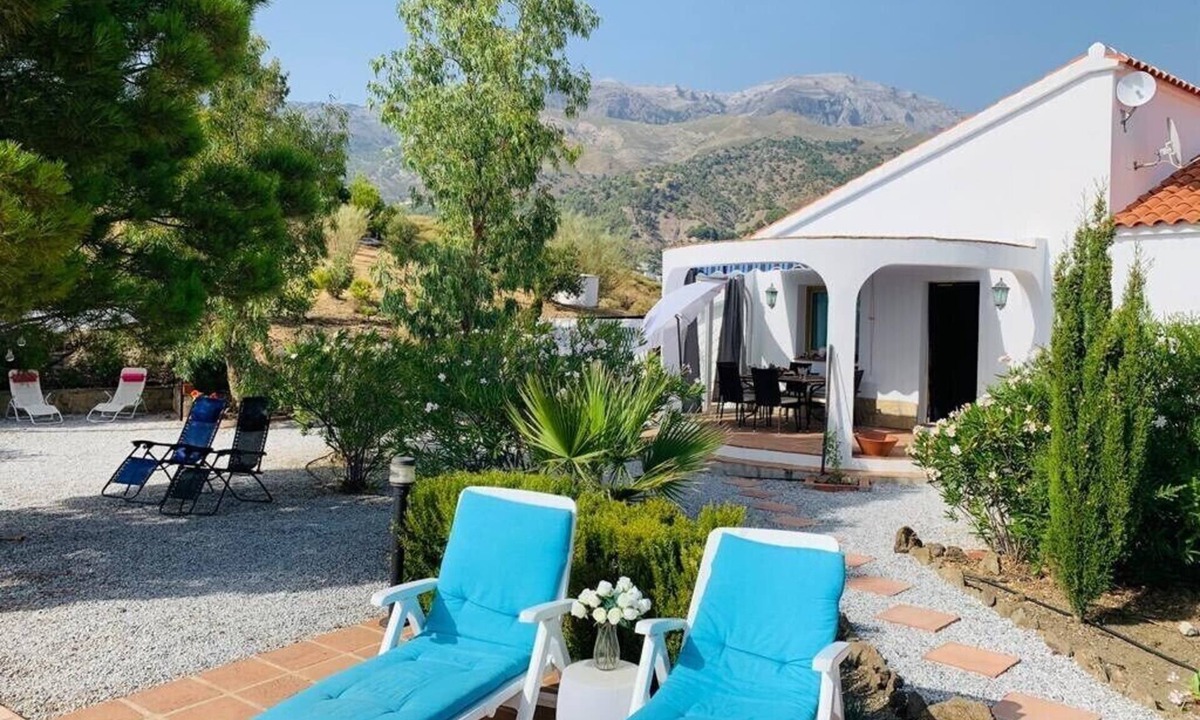Canillas de Aceituno Villa | Casa Pequena - the small but fine country house with breathtaking views