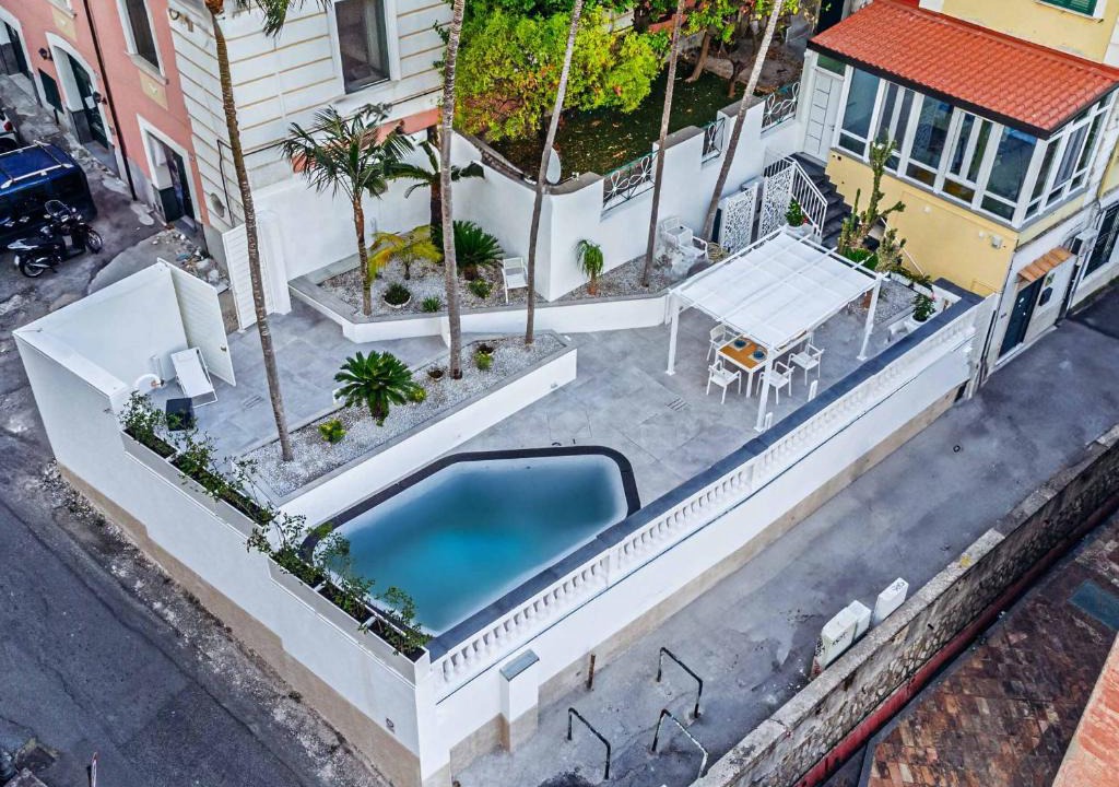 Historical Downtown Salerno Apartment | Casa & Piscina nel centro di Salerno Amalfi Coast
