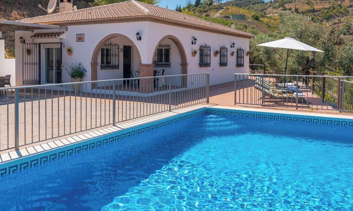 Canillas de Albaida Villa | Casa Rural Moreno Canillas de Albaida by Ruralidays
