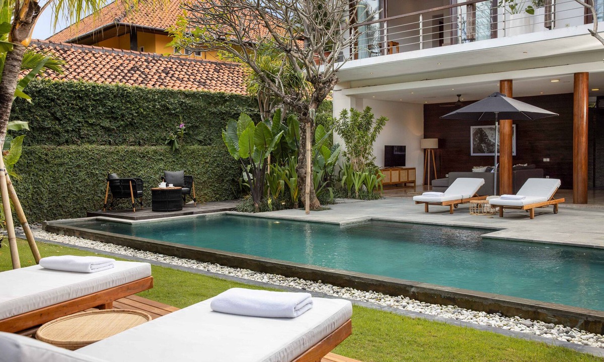 Berawa Villa | Centally located three bedroom private villa for 8 person in Canggu