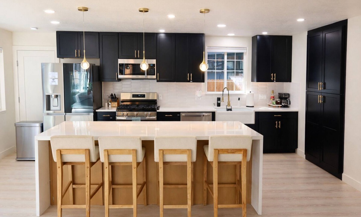 Al Tahoe House | Charming 2-bedroom house in peaceful South Lake Tahoe