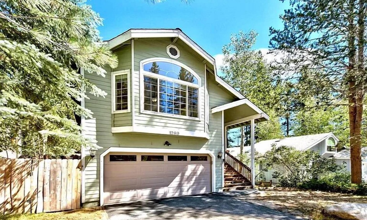 Sierra Tract House | Charming 3 bd/3 bath home in South Lake Tahoe located on Trout Creek Meadow!