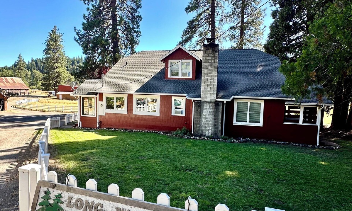 Cromberg Other | Charming 4-bedroom ranch house with WiFi, AC in Cromberg Sleeps 10