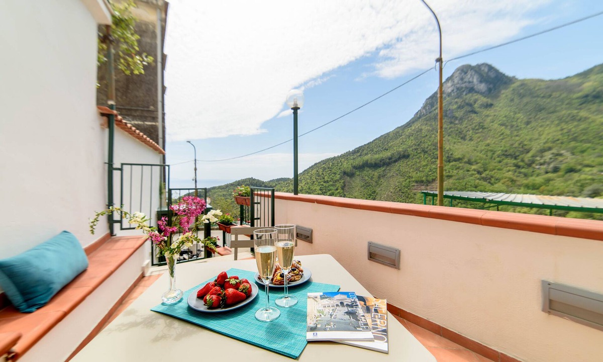 Dragonea House | Charming accommodation in the village of Albori