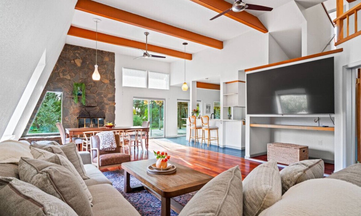 Healdsburg House | Charming Retreat near Healdsburg – 3 BD + Den, Outdoor Dining