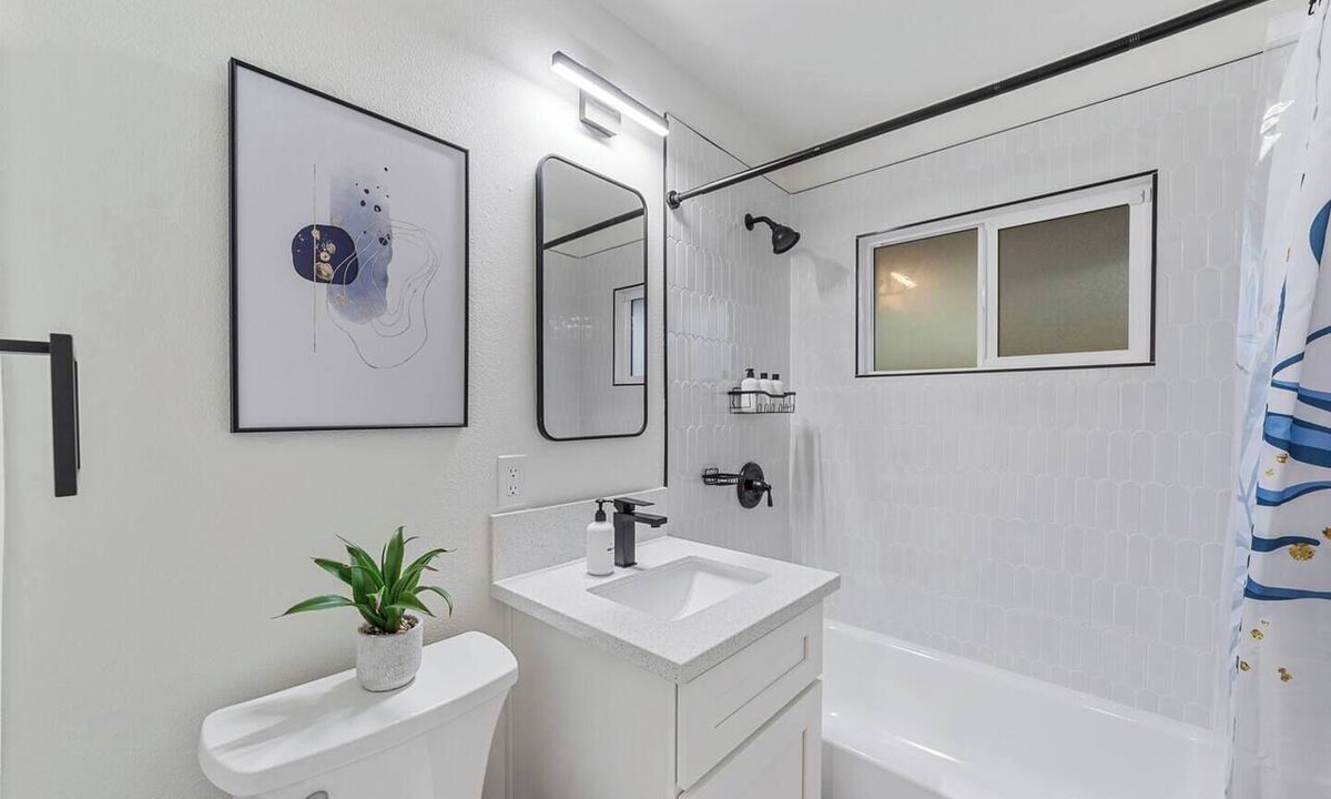 Bay Ho House | Clairemont Central | Pet Friendly | WIFI