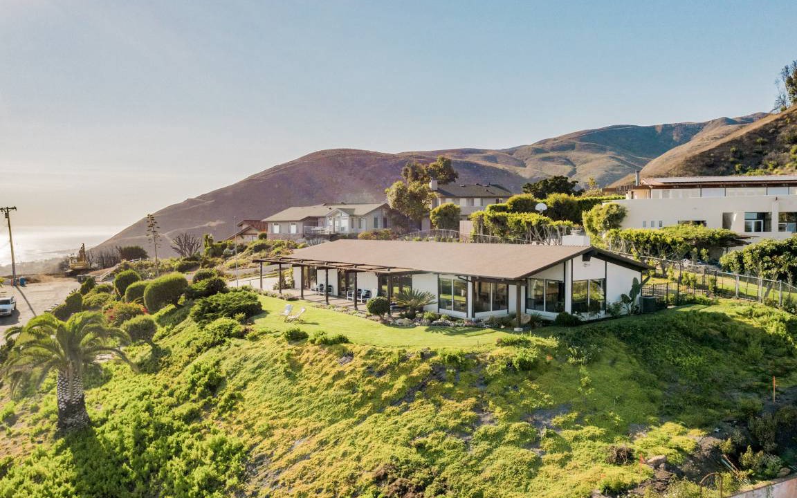 Western Malibu House | Cliffridge by AvantStay Lush Malibu Hills Estate w/ Breathtaking Ocean Views