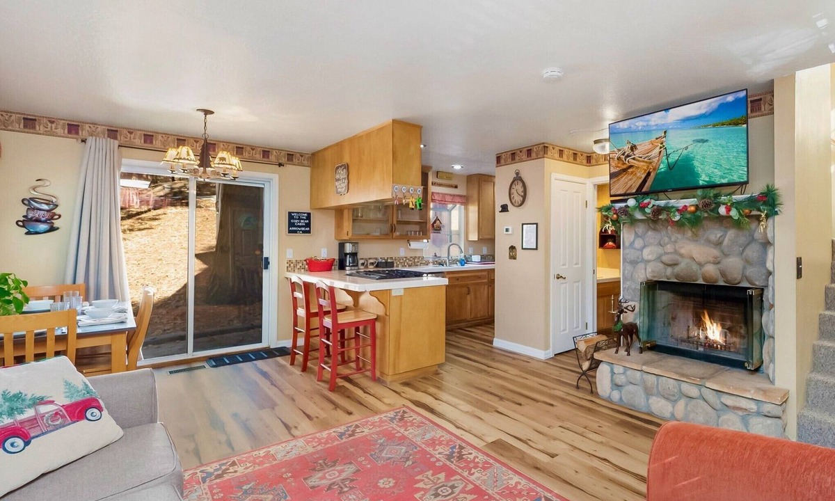 Arrowbear Lake House | ❄Close to 🎅Skypark & ⛷Snow Valley- Full Kitchen, Fireplace, HBO Max, Netflix❄