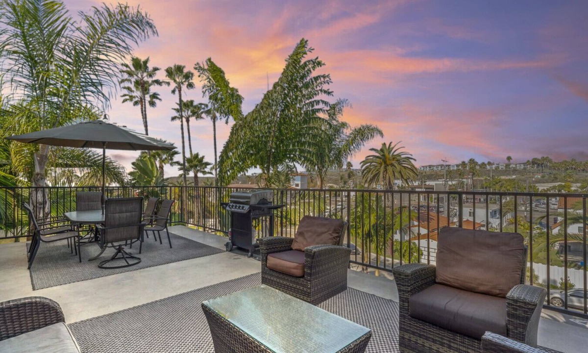 San Clemente Villa | Coastal Duo Steps to Ole Hanson, Casino and the beach! AC!