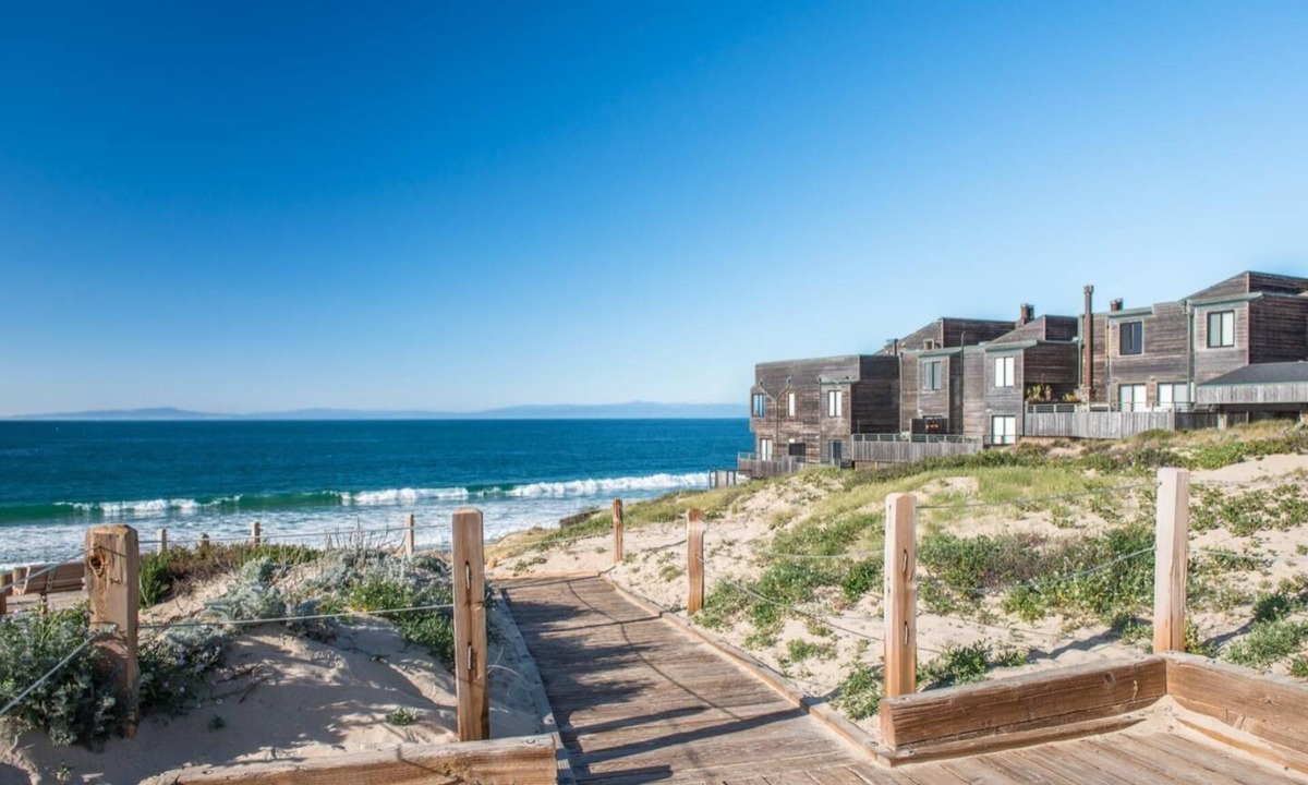 Monterey Condo | Coastal Luxury: Oceanfront Views, Decks + Walkable to Downtown