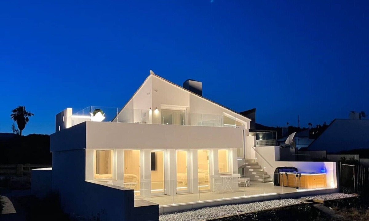 Bahia Dorada Villa | Colina Del Mar - 80 meters from the beach