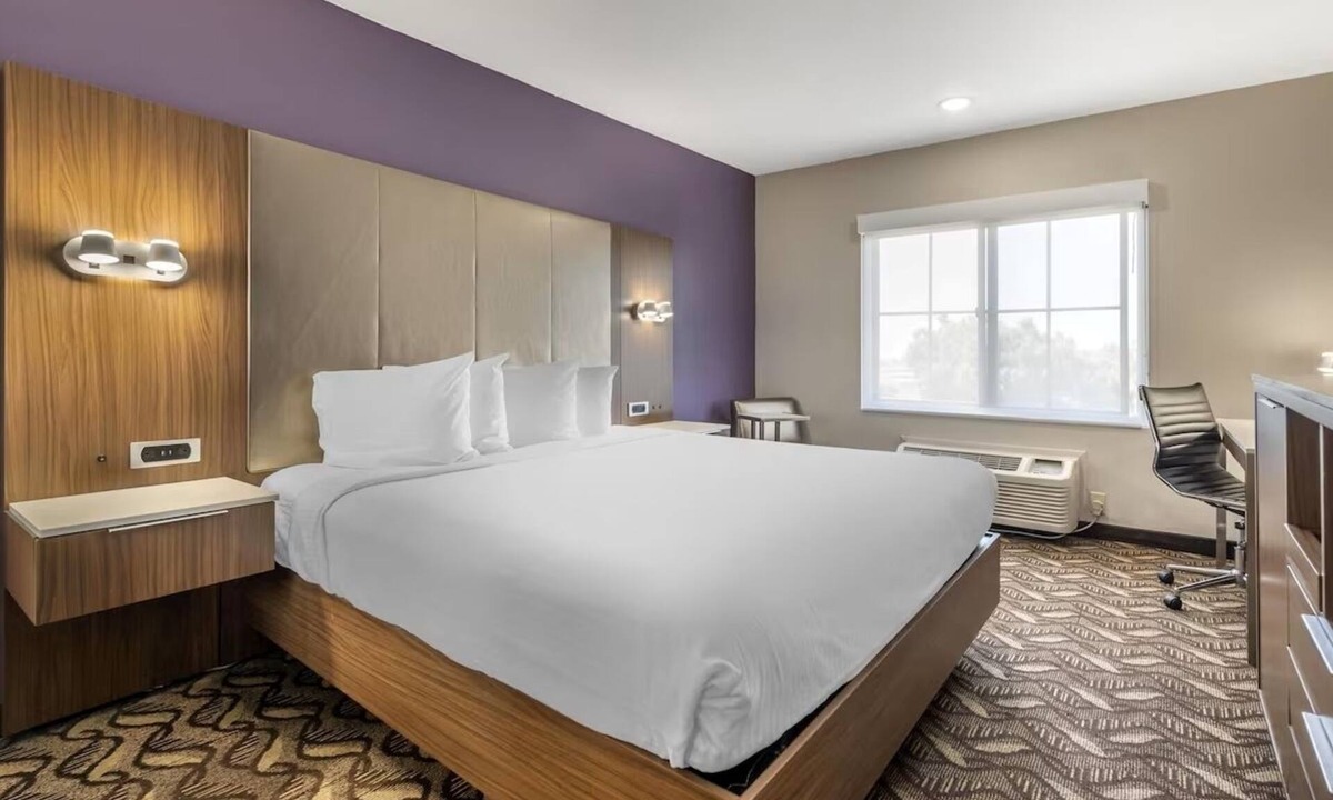 Inglewood Hotel | Comfortable Los Angeles Stay Minutes from LAX Airport