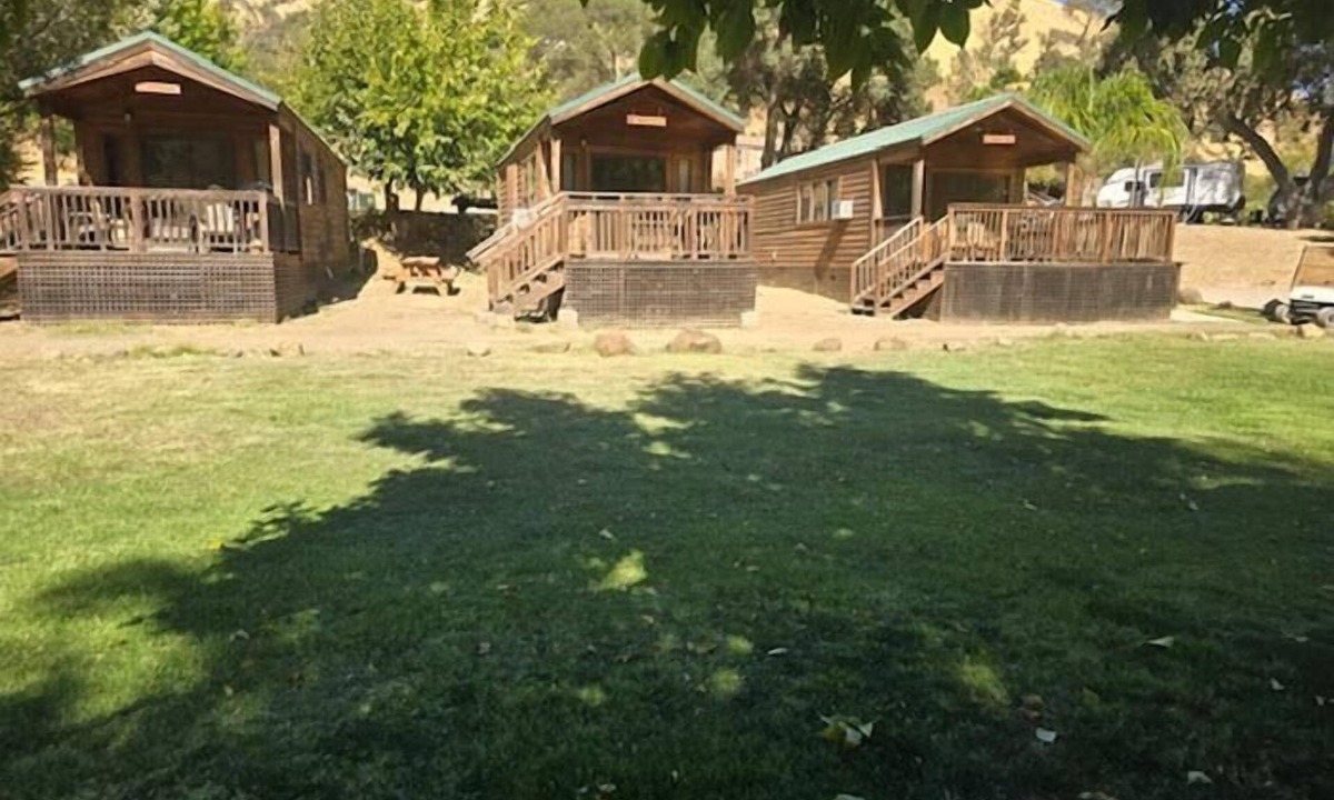 Winters Cottage | Cottage, Sleeps 6 - Creekside Cottage, 1 Bedroom, Sleeps 4-6